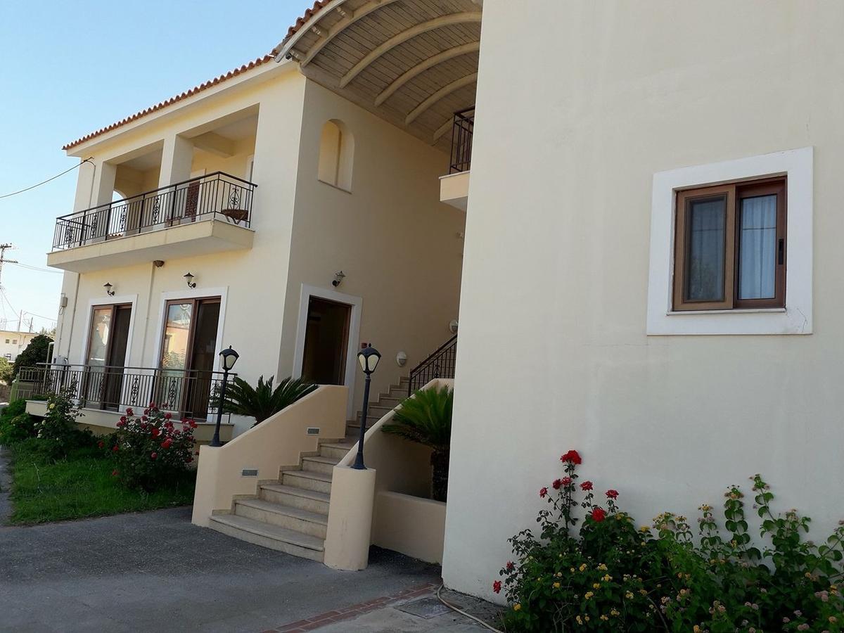Aparthotel Sirios Finikounta Exterior foto